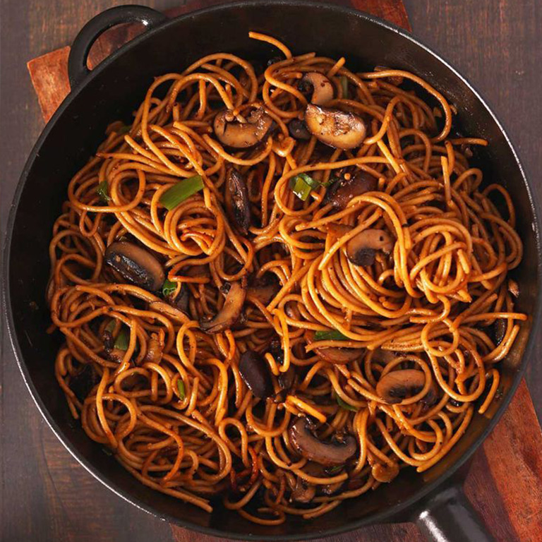 Mushroom Noodles Schezwan
