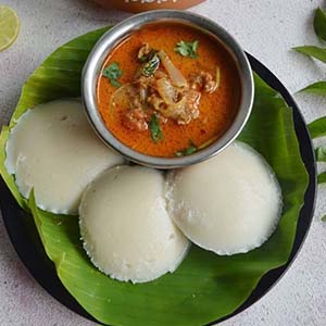Idli with Nattu Kozhi Kozhambu